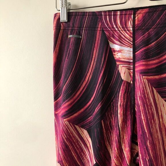 Lolë -Serria Abstract Cherry Blossom Print Legging - Picture 3 of 7